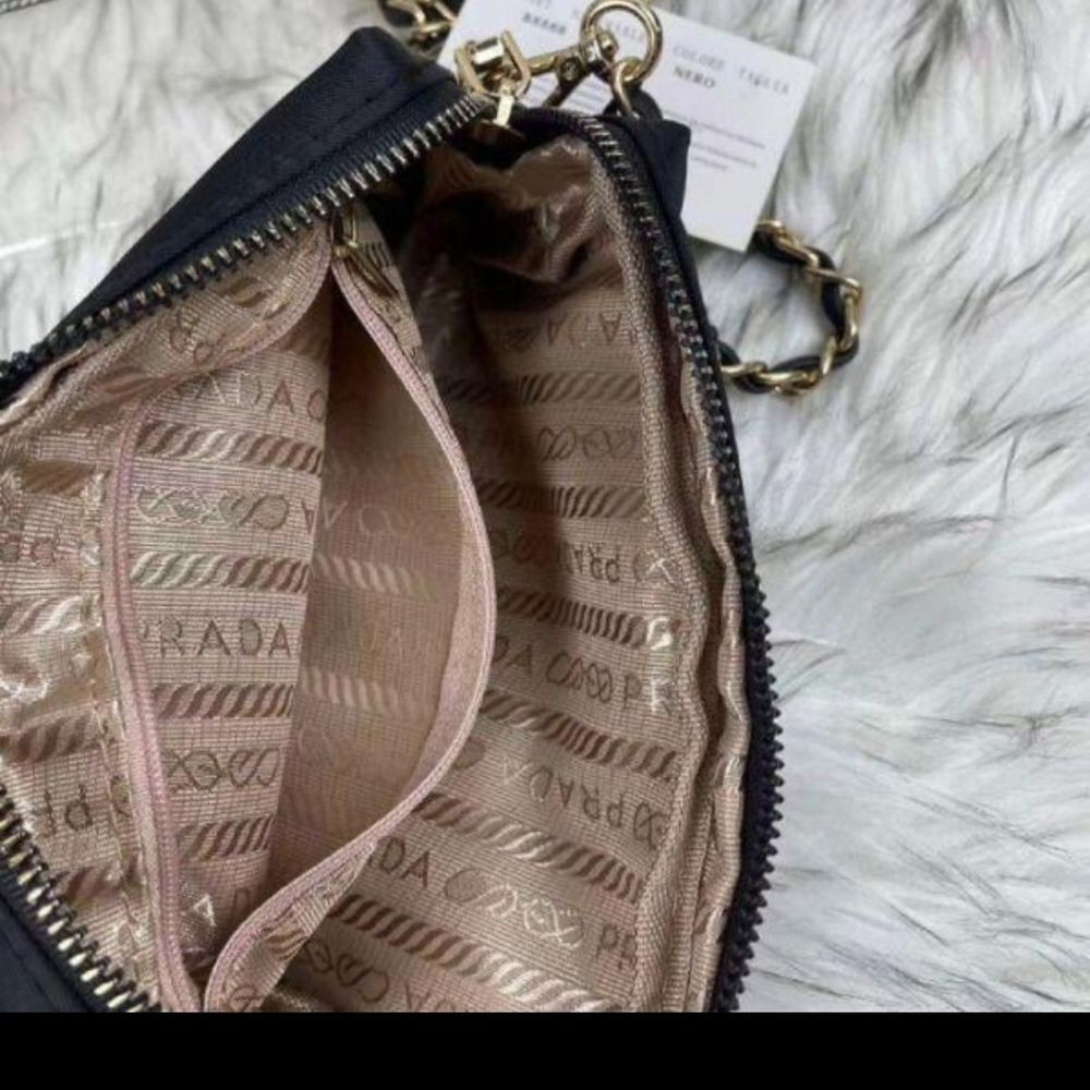 New black Small purse with Zipper and gold Chain belt should purs - Picture 5 of 15